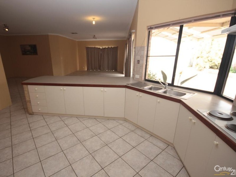 31 Barton Drive, Australind WA 6233