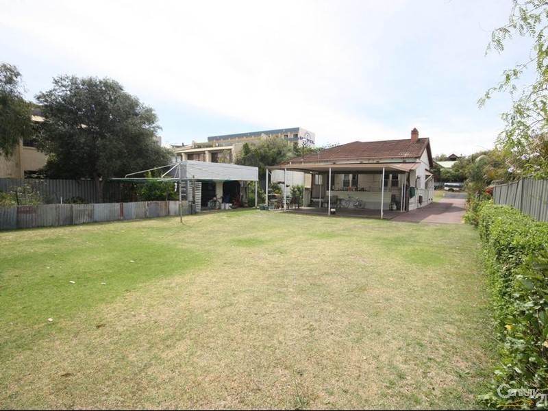 11 Carey Street, Bunbury WA 6230