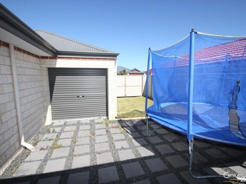 11 Malachite Drive, Australind WA 6233