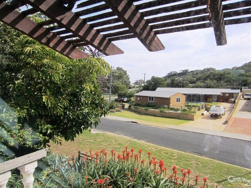 16 Portland Drive, Binningup WA 6233