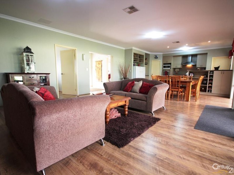 11 Fairhill Road, Australind WA 6233