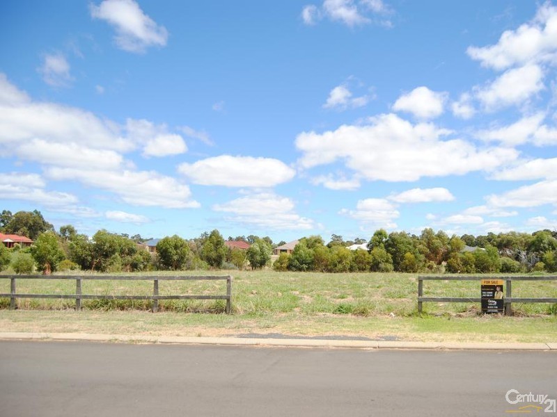 18 Kingia Close, Burekup WA 6227