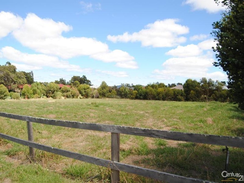 18 Kingia Close, Burekup WA 6227