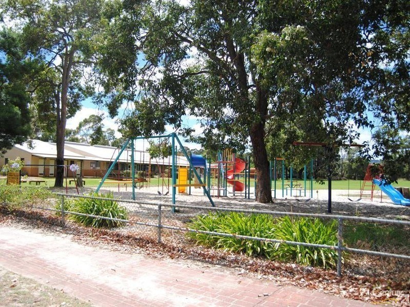 18 Kingia Close, Burekup WA 6227