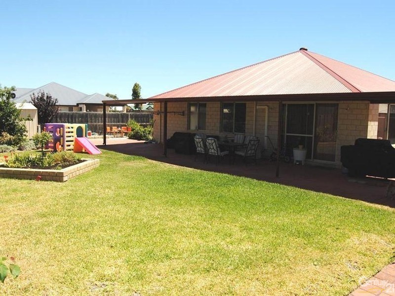 14 Sherwood Rd, Australind WA 6233