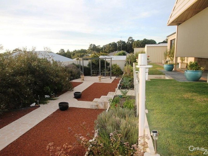 24 Whistler Way, Harvey WA 6220