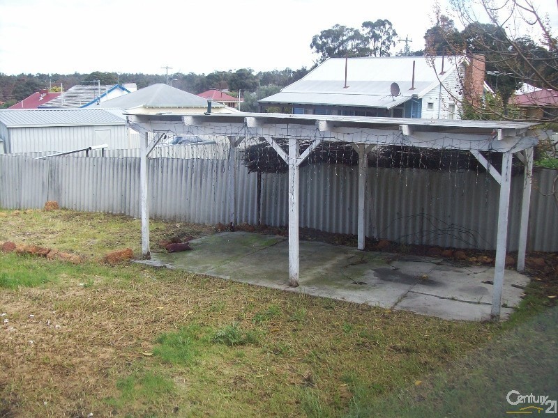 11 Cable Street, Collie WA 6225