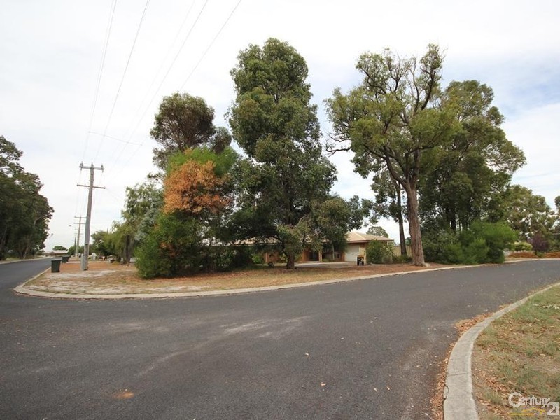 19 Elouera Street, Collie WA 6225