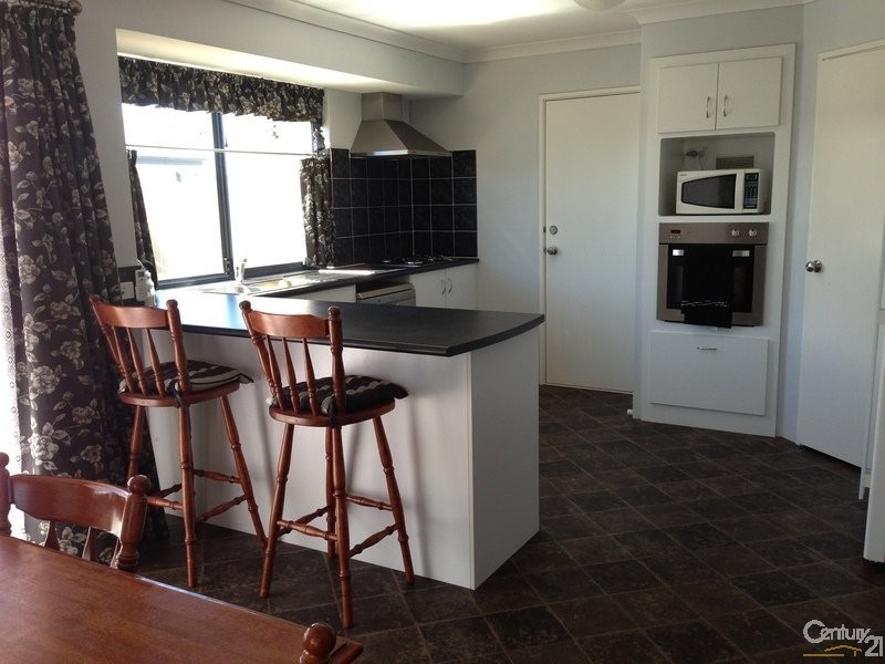 40  Grandite Fairway, Australind WA 6233