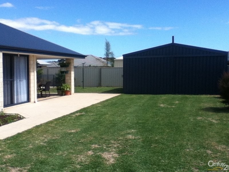 40  Grandite Fairway, Australind WA 6233