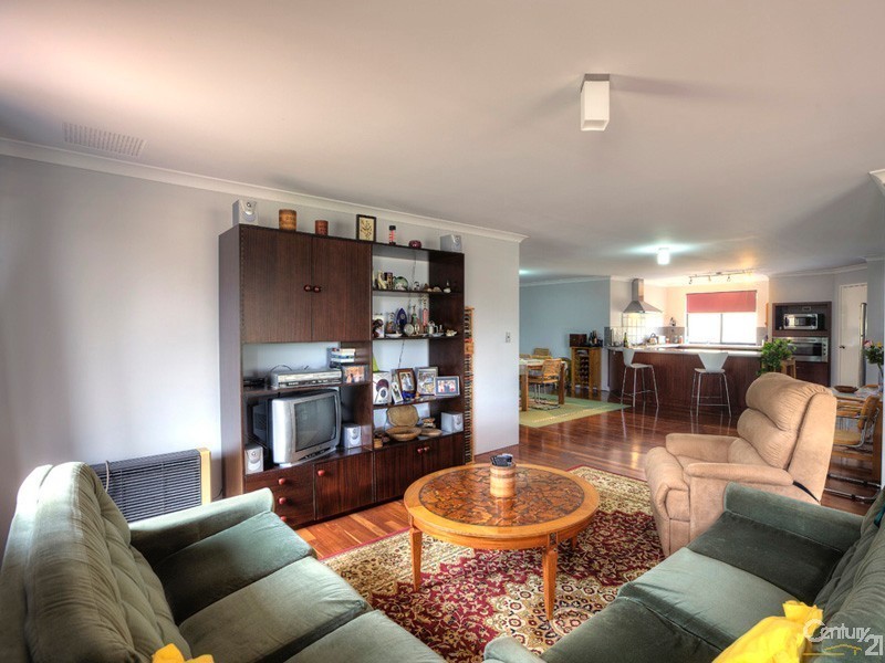 12 Mustang Court, High Wycombe WA 6057