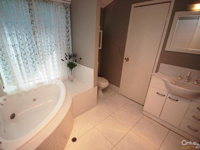 17 Harding Way, Australind WA 6233