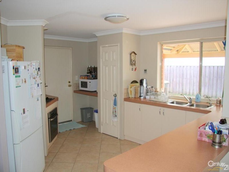 30 Barton Drive, Australind WA 6233