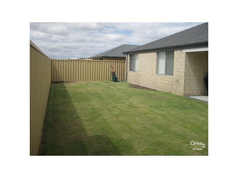 9 Tiffany Centre, Dalyellup WA 6230