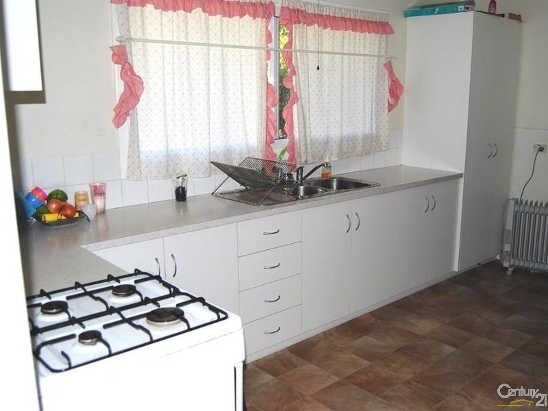 13 Hester Road, Harvey WA 6220