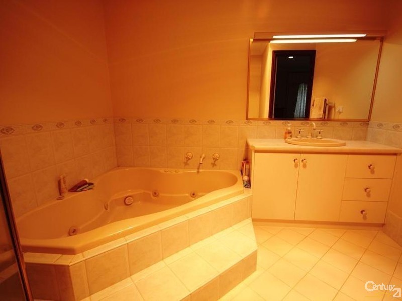 1 Tobin Place, Withers WA 6230