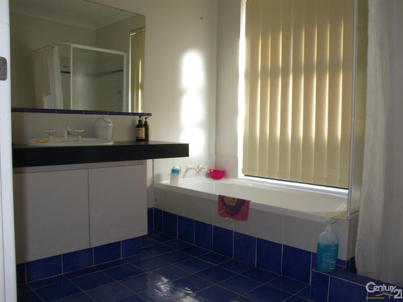 6 Borya Bend, Glen Iris WA 6230