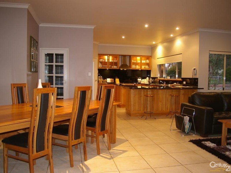 65 Maidment Parade, Dalyellup WA 6230