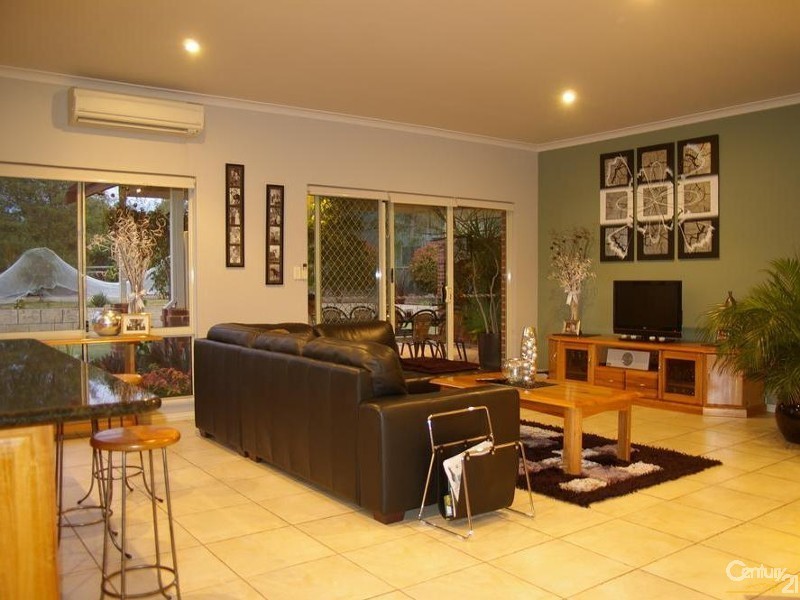 65 Maidment Parade, Dalyellup WA 6230