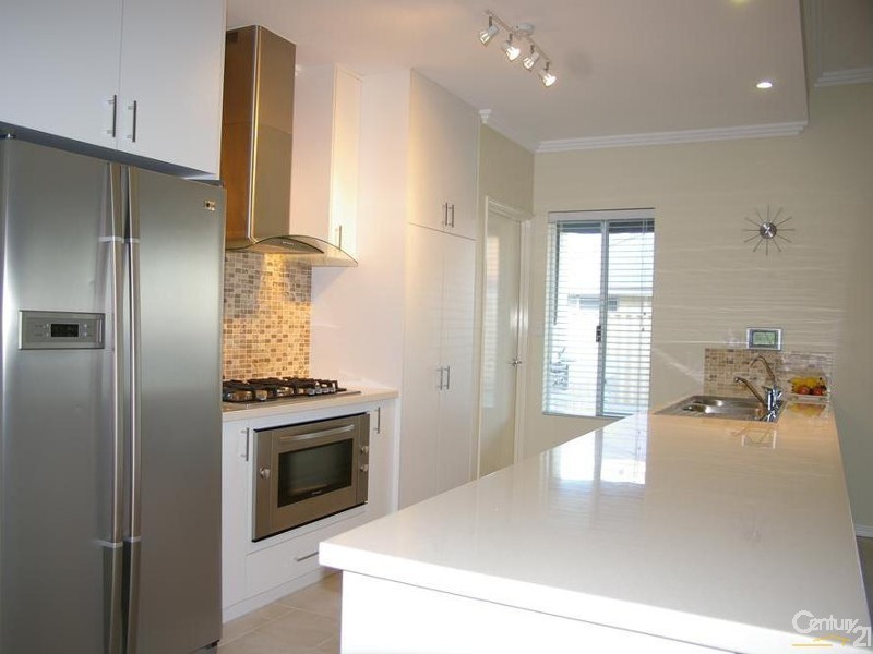 5 Eva Fairway, Dalyellup WA 6230