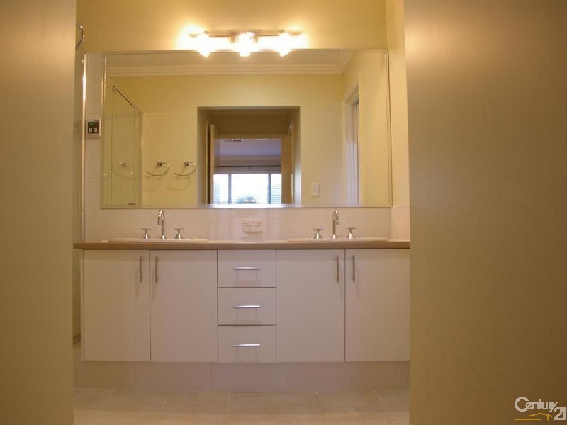 5 Eva Fairway, Dalyellup WA 6230