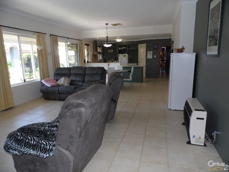 132 Dalyellup Boulevard, Dalyellup WA 6230