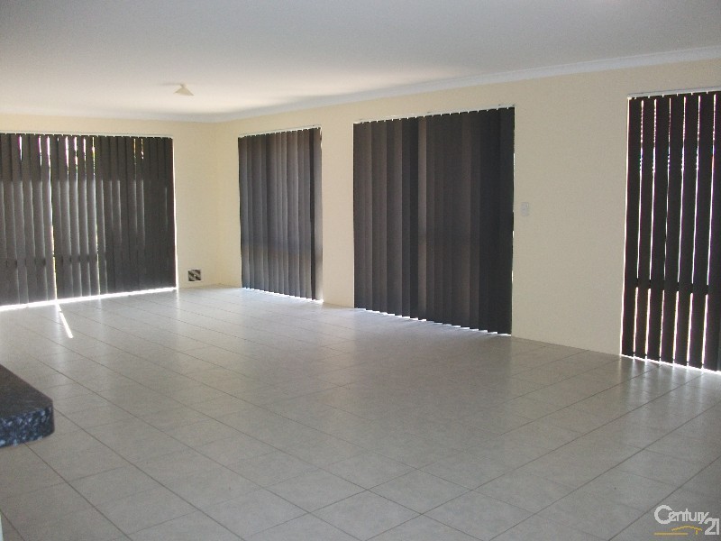 6 Butcherbird Court, Eaton WA 6232