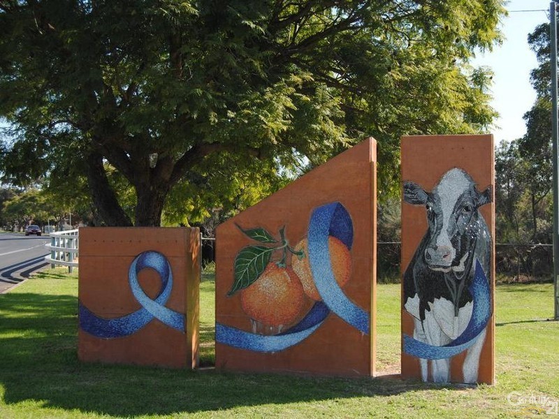 2 Greenfields Road, Harvey WA 6220