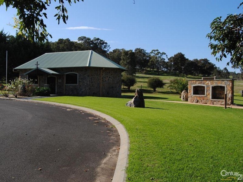 2 Greenfields Road, Harvey WA 6220