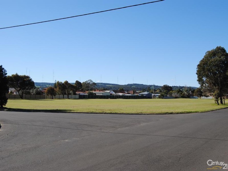 2 Greenfields Road, Harvey WA 6220