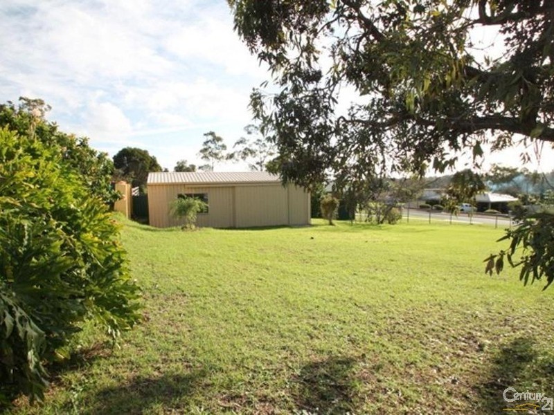 2 Greenfields Road, Harvey WA 6220