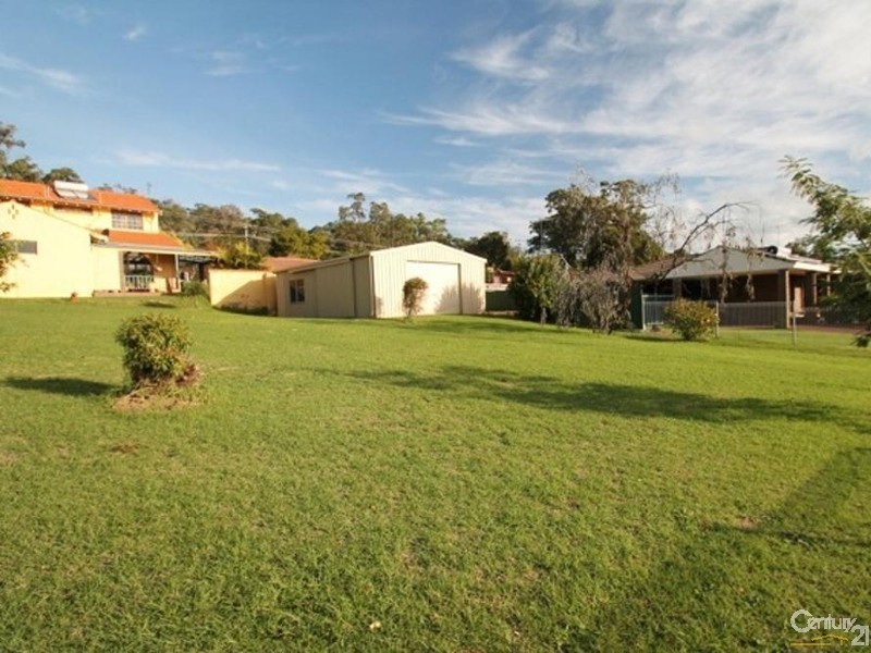 2 Greenfields Road, Harvey WA 6220