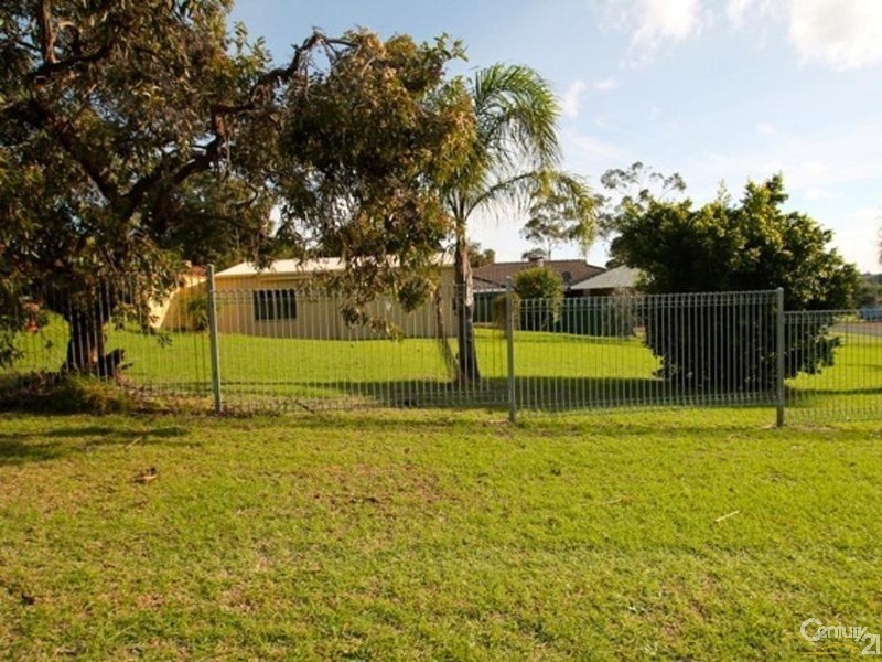 2 Greenfields Road, Harvey WA 6220