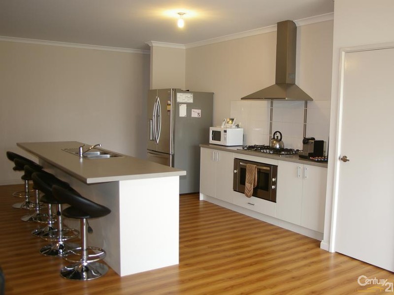 2 Apsley Circle, Millbridge WA 6232