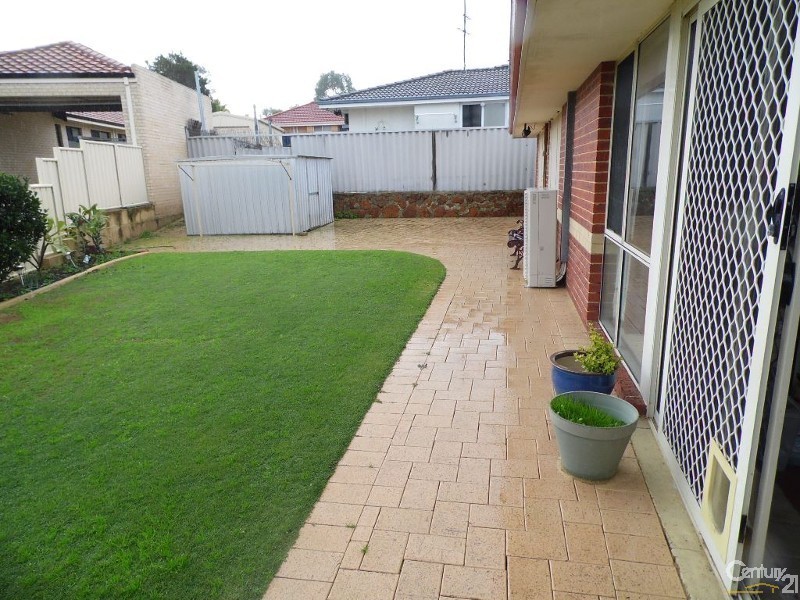 23 Winthrop Avenue, College Grove WA 6230