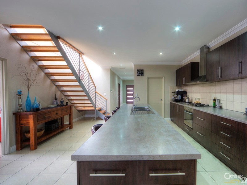 9 Lowell Terrace, Piara Waters WA 6112