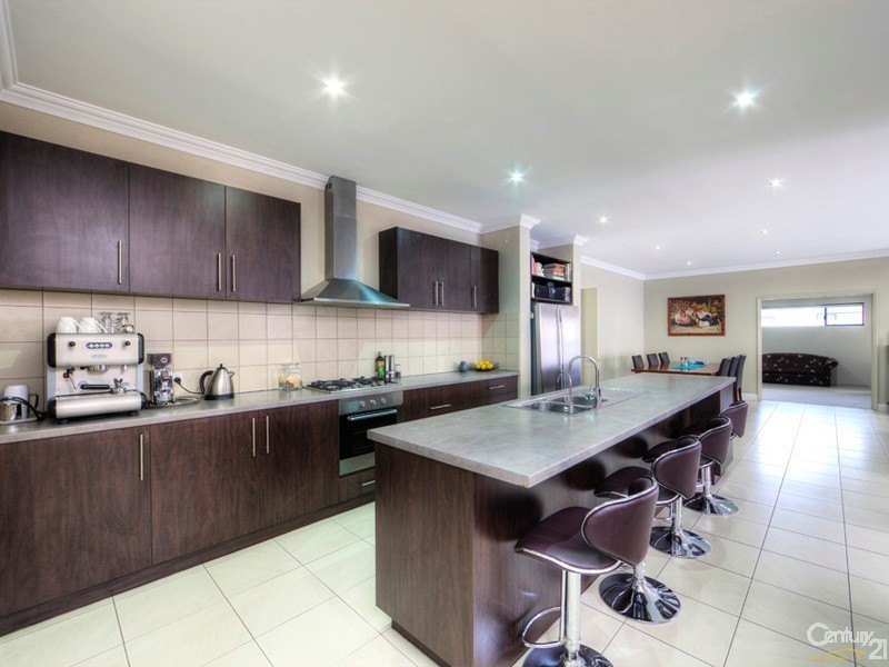 9 Lowell Terrace, Piara Waters WA 6112