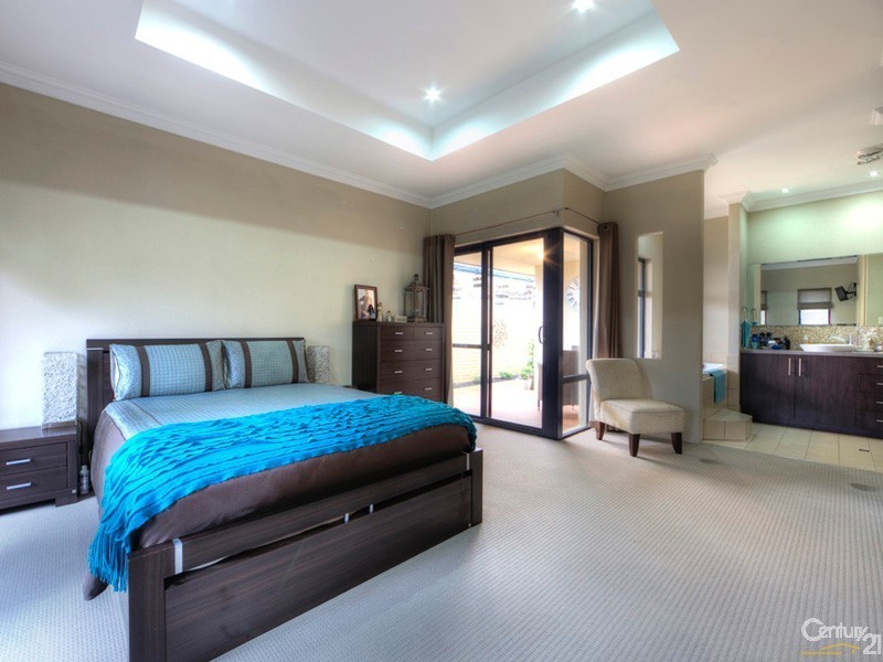 9 Lowell Terrace, Piara Waters WA 6112