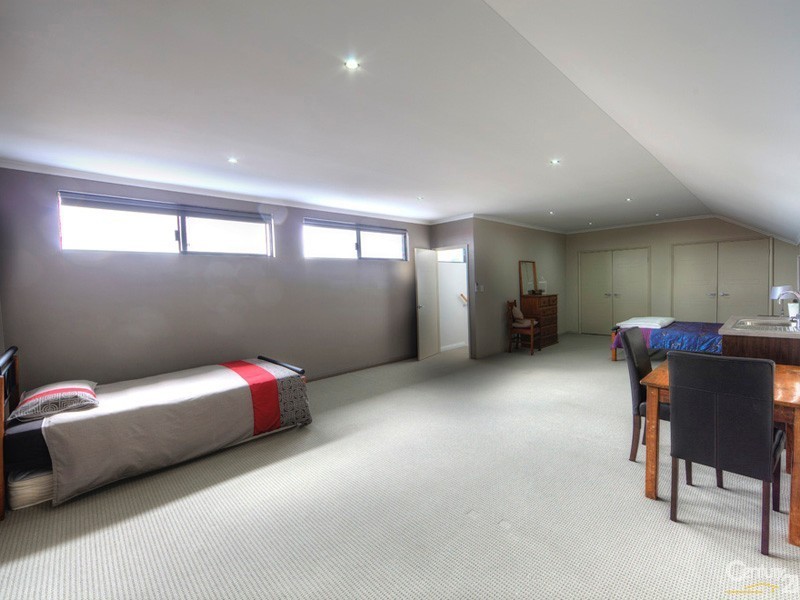 9 Lowell Terrace, Piara Waters WA 6112