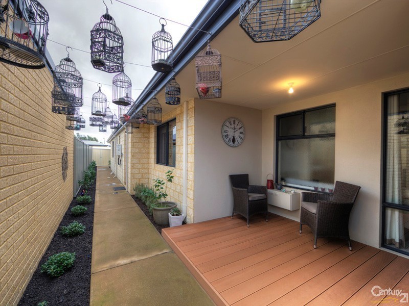 9 Lowell Terrace, Piara Waters WA 6112