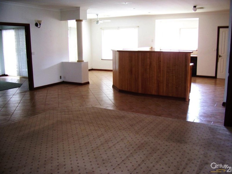 12 Christchurch Place, College Grove WA 6230