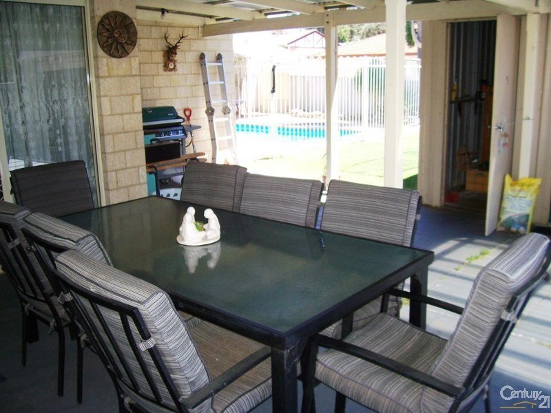 12 Christchurch Place, College Grove WA 6230