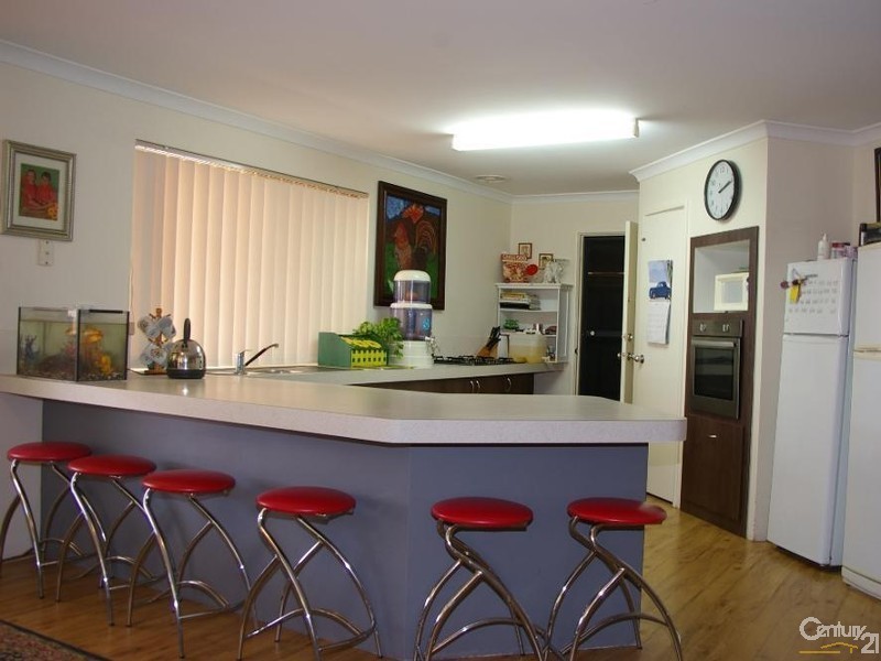 17 Maidmarian Street, Dalyellup WA 6230