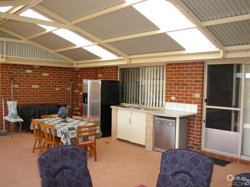 17 Maidmarian Street, Dalyellup WA 6230