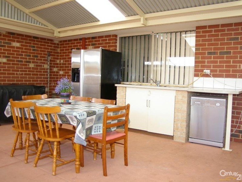 17 Maidmarian Street, Dalyellup WA 6230