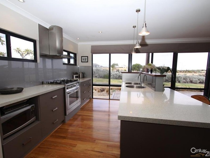 3 Naroona Drive, Dalyellup WA 6230