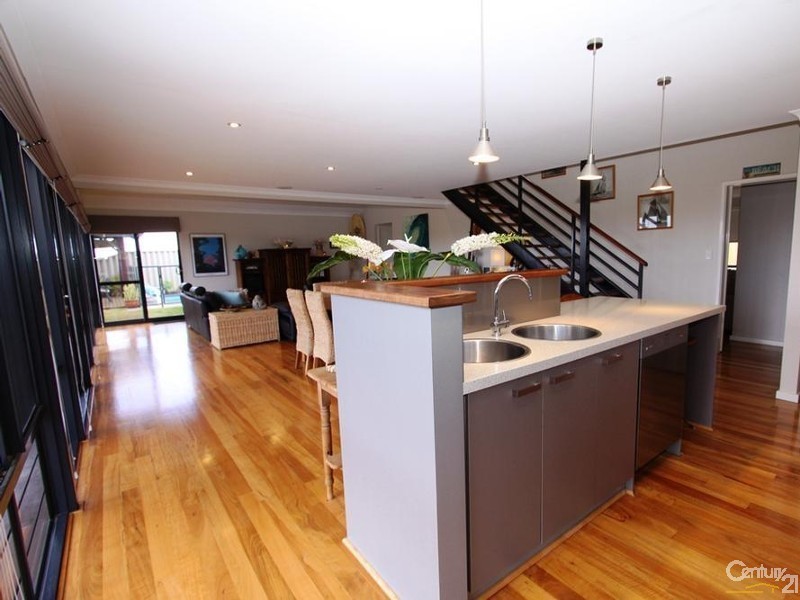 3 Naroona Drive, Dalyellup WA 6230