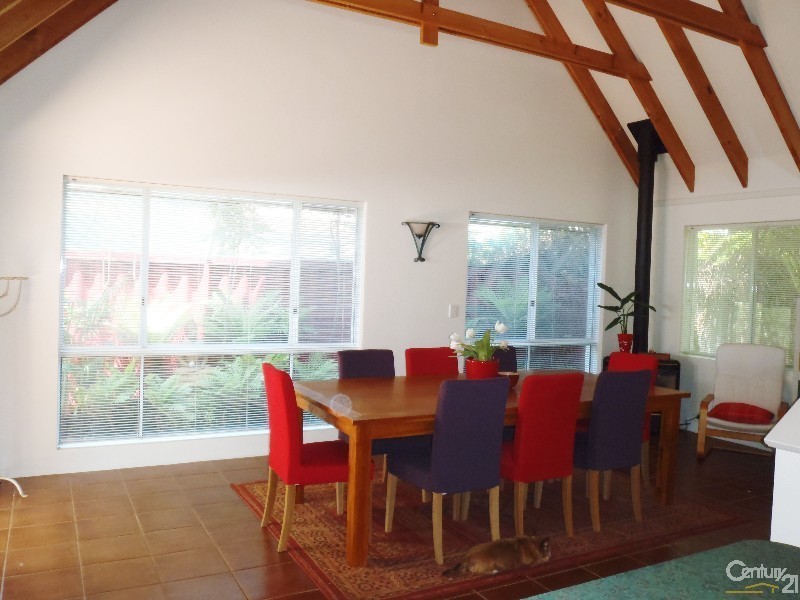 3 Hertford Elbow, College Grove WA 6230