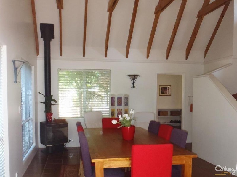 3 Hertford Elbow, College Grove WA 6230
