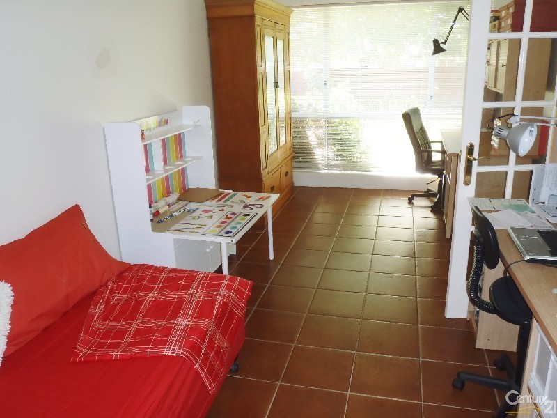 3 Hertford Elbow, College Grove WA 6230